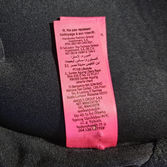 La SENZA Body Kiss Plunge Bra 38C black lace w corset front close up2cups up2cup - Picture 14 of 14